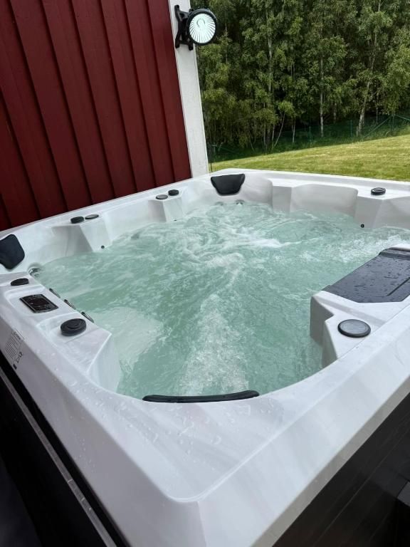 Ängsstugan - det rymliga och naturnära boendet! – bild 3 av 17