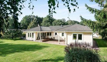 Charmig villa nära stranden i Vejby | SE01066