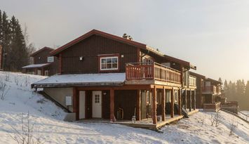 Parhus i Duvedsskidparadis nära längdspår o backe