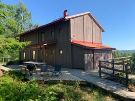 In the piste of Järvsöbacken - Cottage Björnen