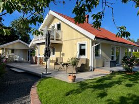 House With 2 seperat appartments.Close to Ringhals