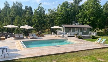 Sjönära med pool på norra Värmdö