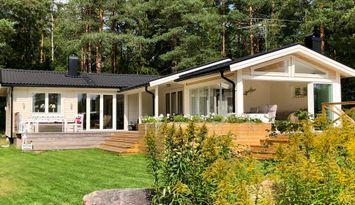 Hus för sommar- och vinterboende med nära sjöläge