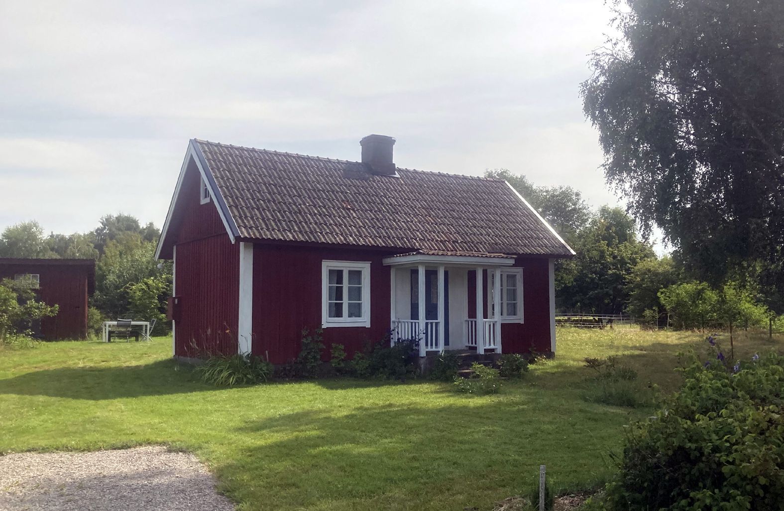 Charmig äldre stuga på landet
