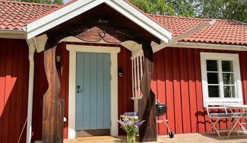 Harsa 12 km. Järvsöbacken 5 km. Kamin. Diskmaskin.