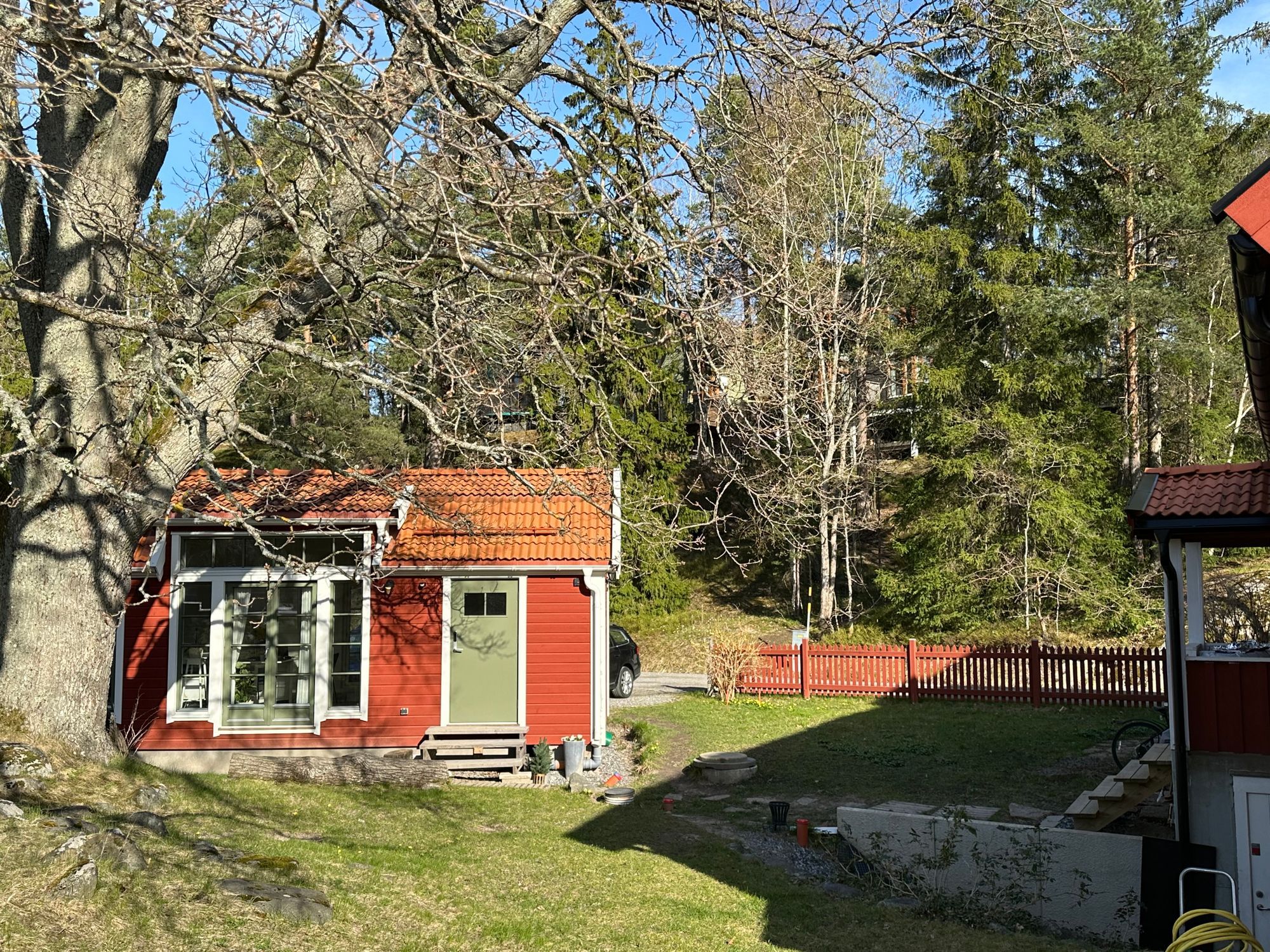 Nybyggt Attefallshus i Stockholms skärgård,Vaxholm – bild 3 av 12