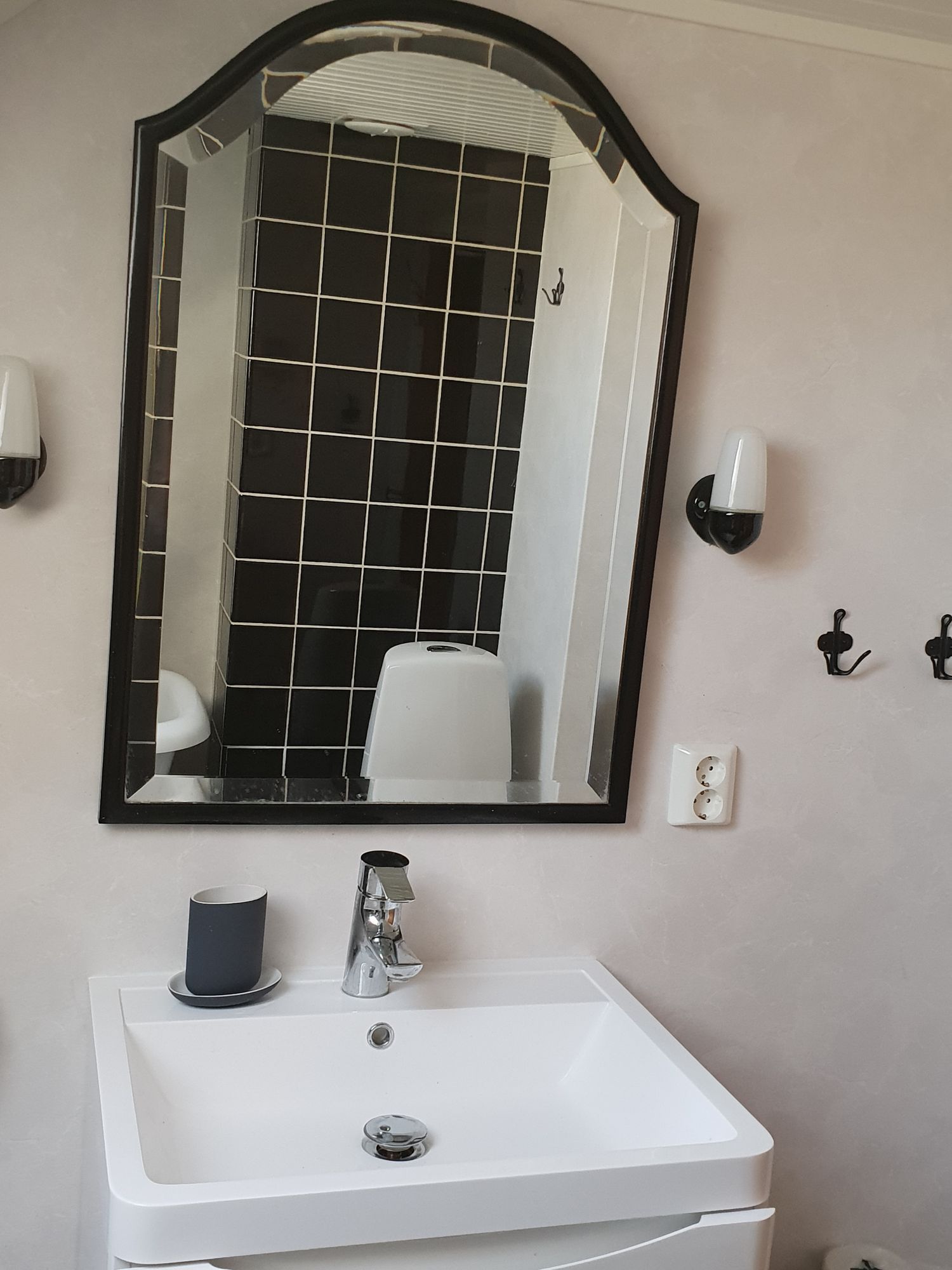 Unikt läge, charmigt renoverat hus – bild 14 av 24