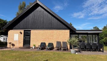 Hus i underbara Beddingestrand