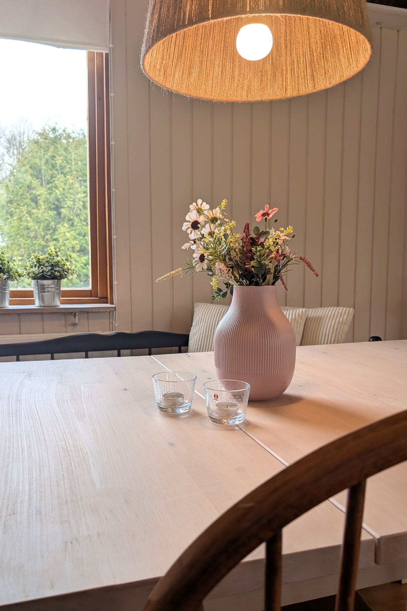 Mysig stuga med poolområde – bild 6 av 15