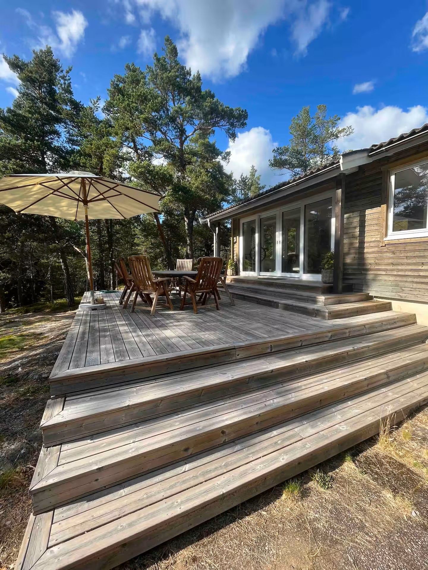 Modern och mysig stuga i skogen – bild 8 av 21