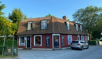 DALARÖ, Mitt i Byn!