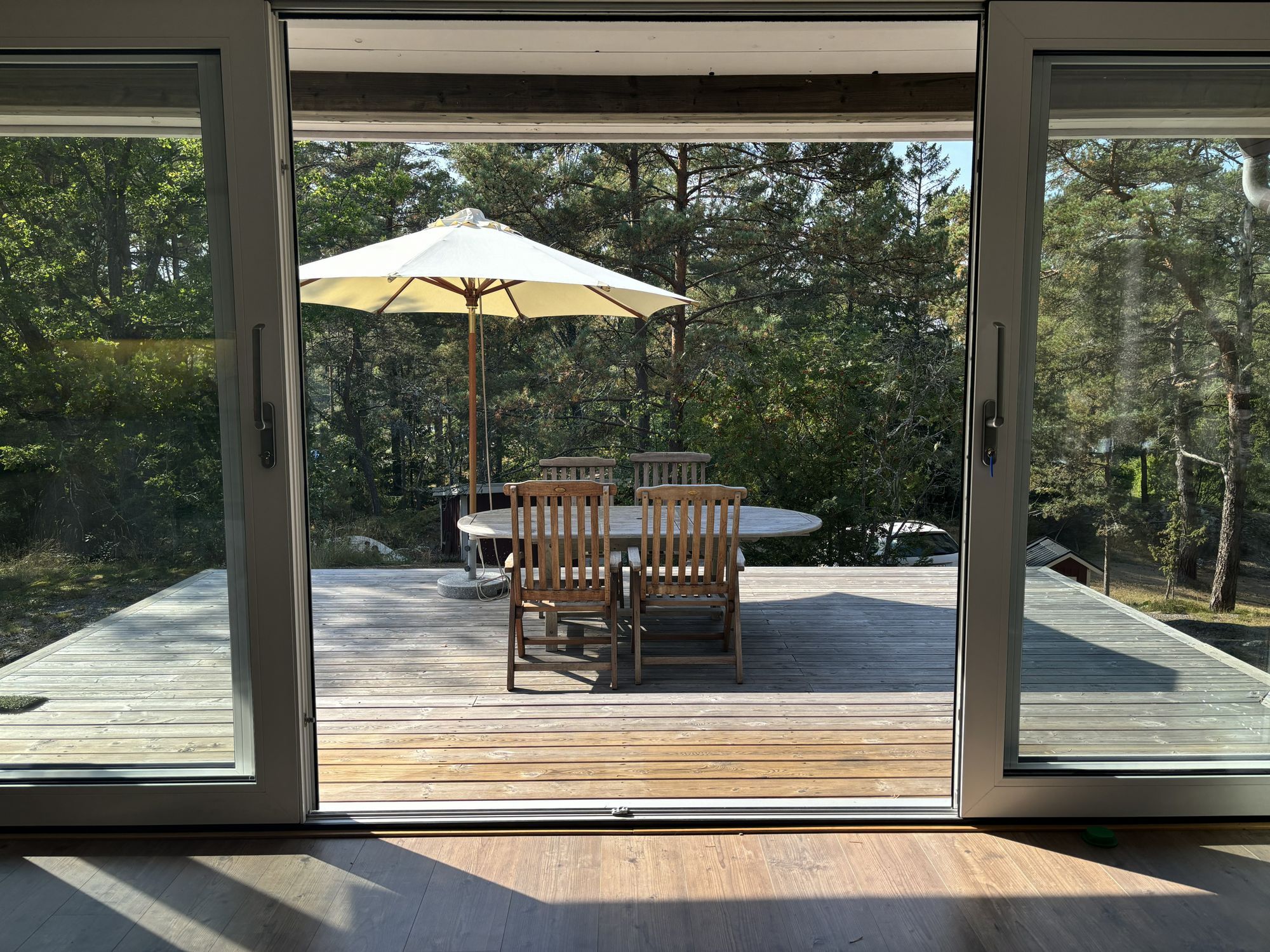 Modern och mysig stuga i skogen – bild 10 av 21