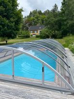 Underbar villa, pool, promenadavstånd från Märsta