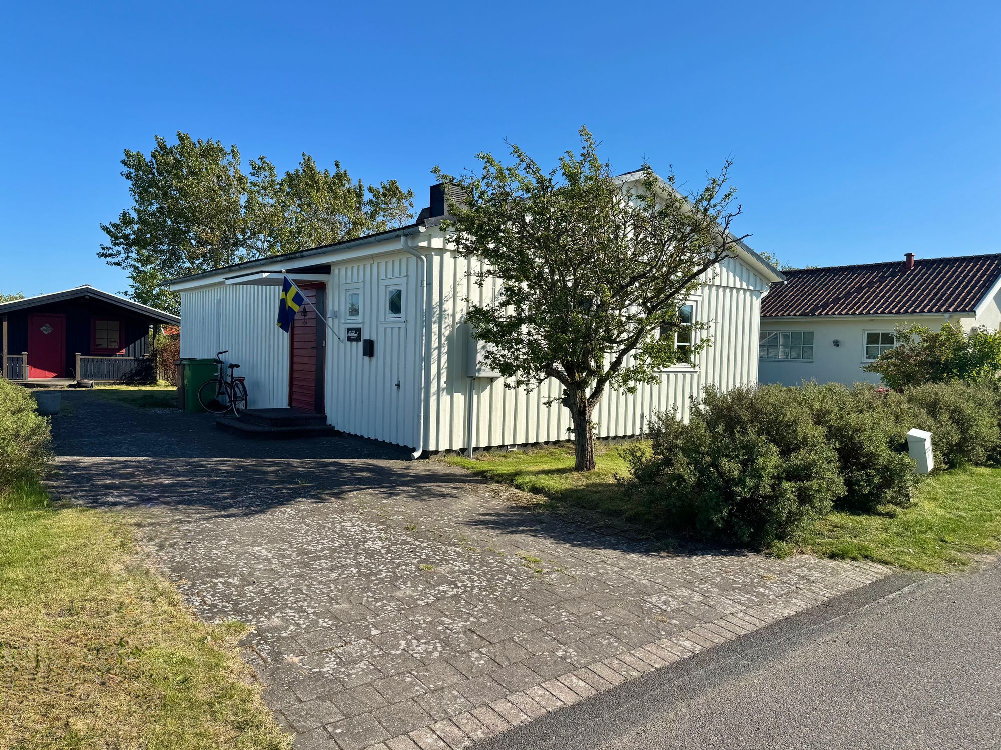 Strandnära stuga nära skrea strand – bild 2 av 16