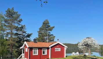 Välkommen till Strandstugan vid Valdemarsviken