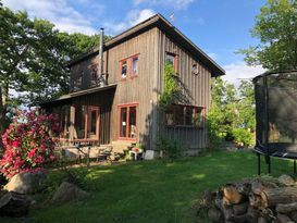 Arkitektritad villa på Brännö uthyres