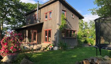 Arkitektritad villa på Brännö uthyres