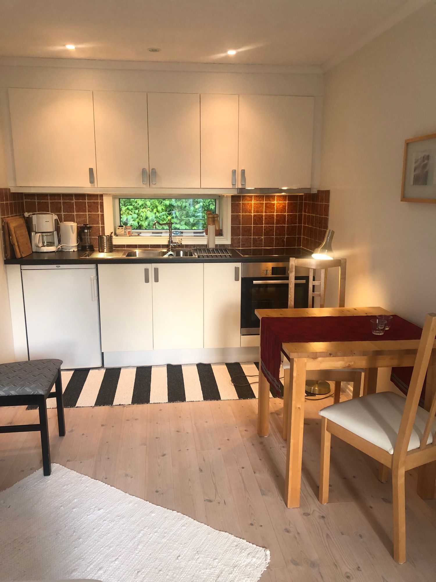 Litet hus på Lyckorna i Ljungskile, Bohuslän – bild 3 av 6