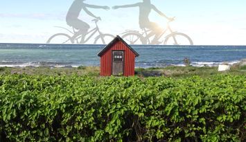 Första parkett; 50 m till badstrand