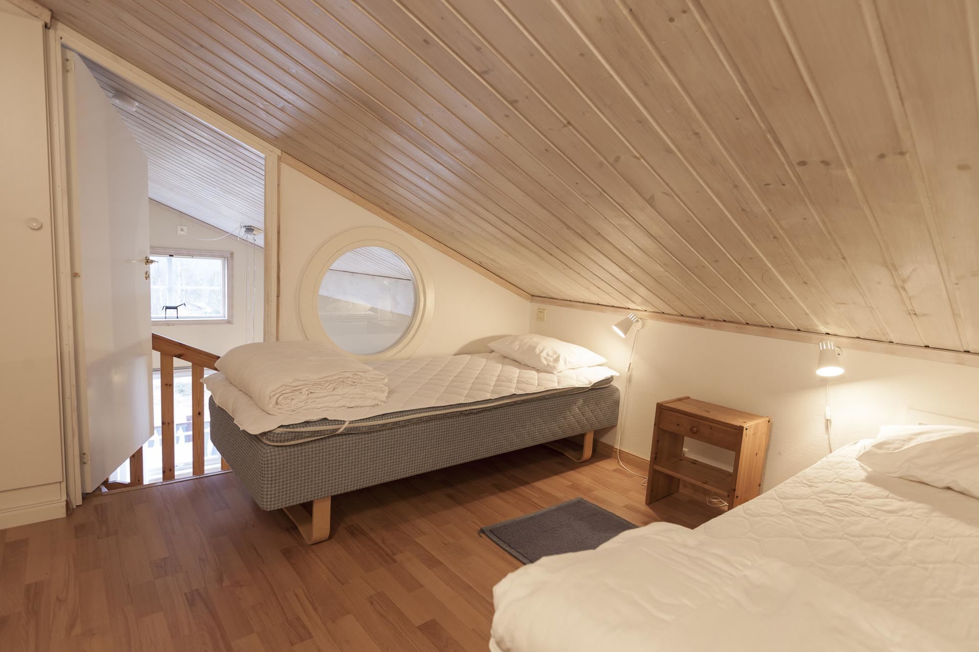 Kläppen. Fin 9 bädds stuga m utomhus jacuzzi. – bild 10 av 11