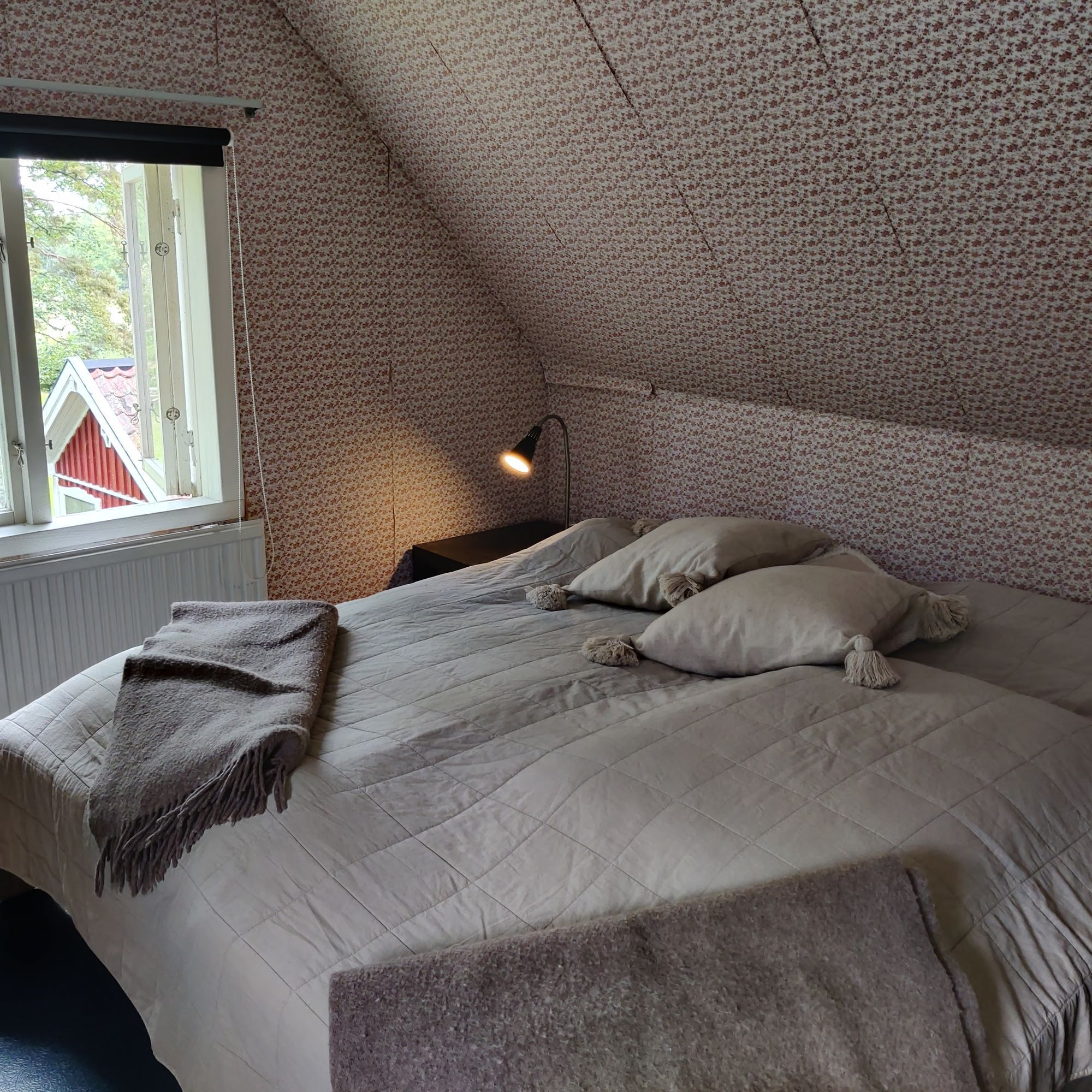 Pittoreskt skärgårdsboende på underbar sommarö – bild 4 av 18