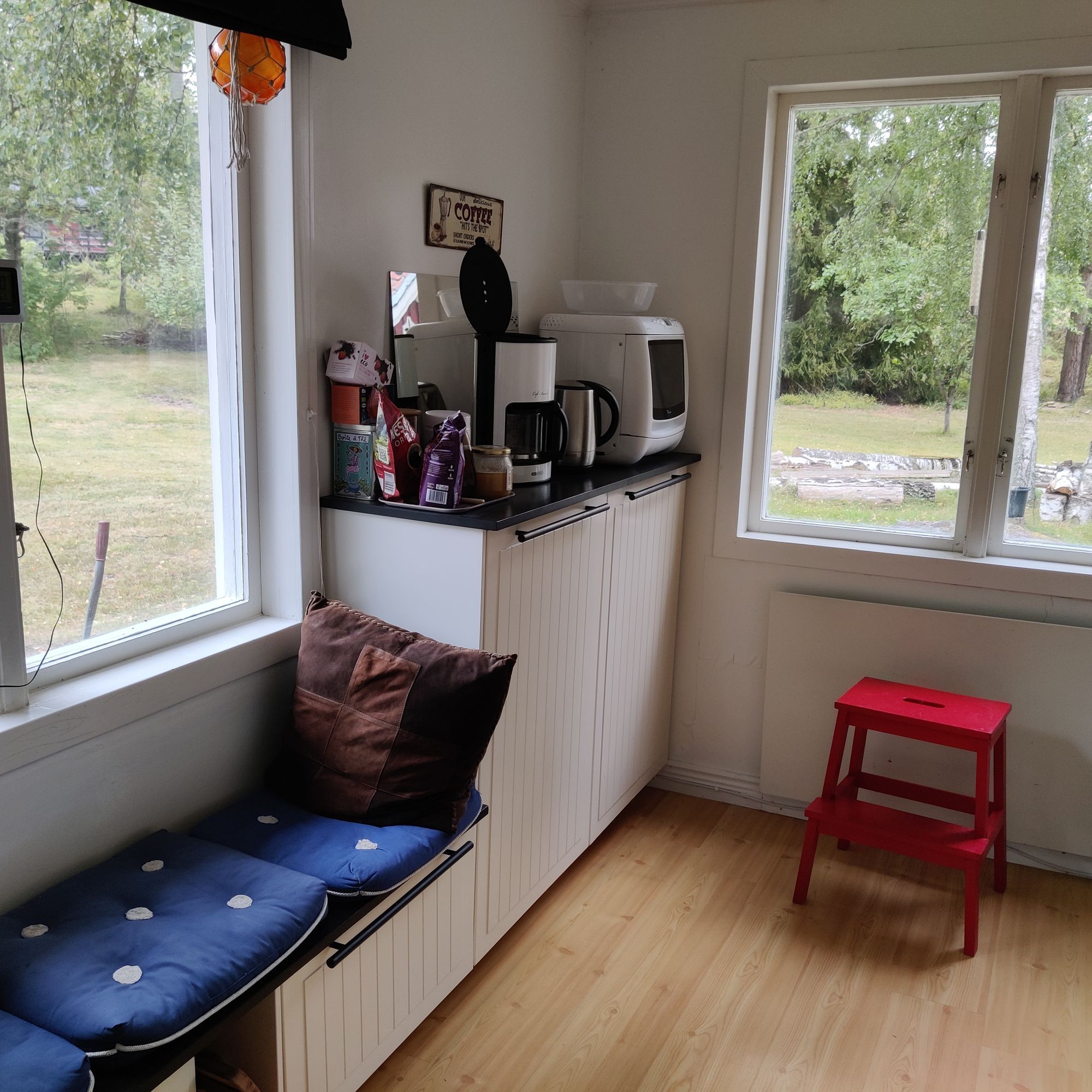 Pittoreskt skärgårdsboende på underbar sommarö – bild 7 av 18