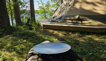 Bo i kåta på egen ö i Alsensjön