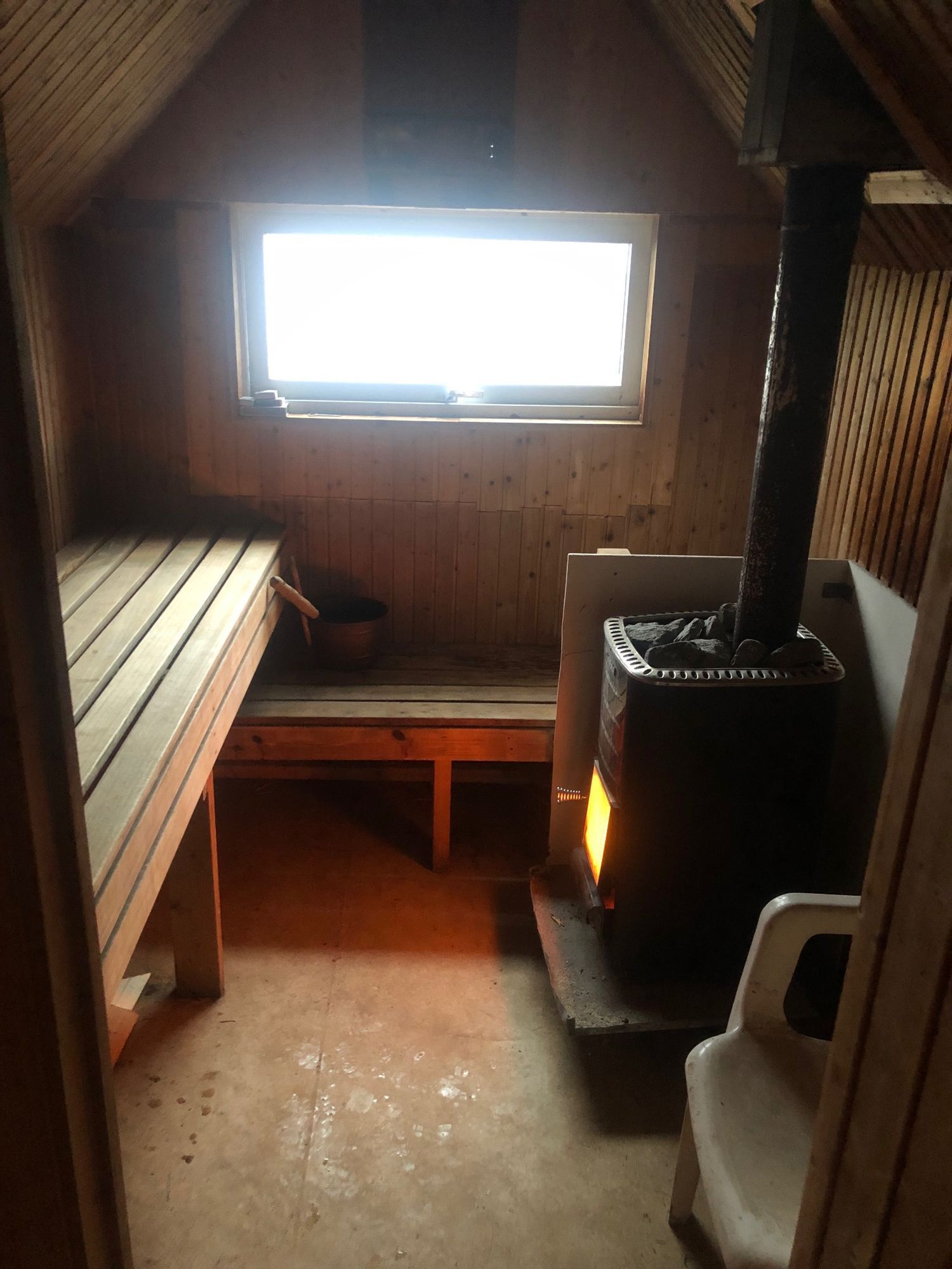 Stuga på sjötomt(egen brygga)nära Waxholm/Åkersber – bild 2 av 15