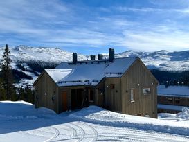 Fjällstuga i Bydalen Jämtland ski in / ski out