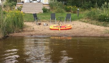 Mindre strandvilla vid Vänern utanför Karlstad