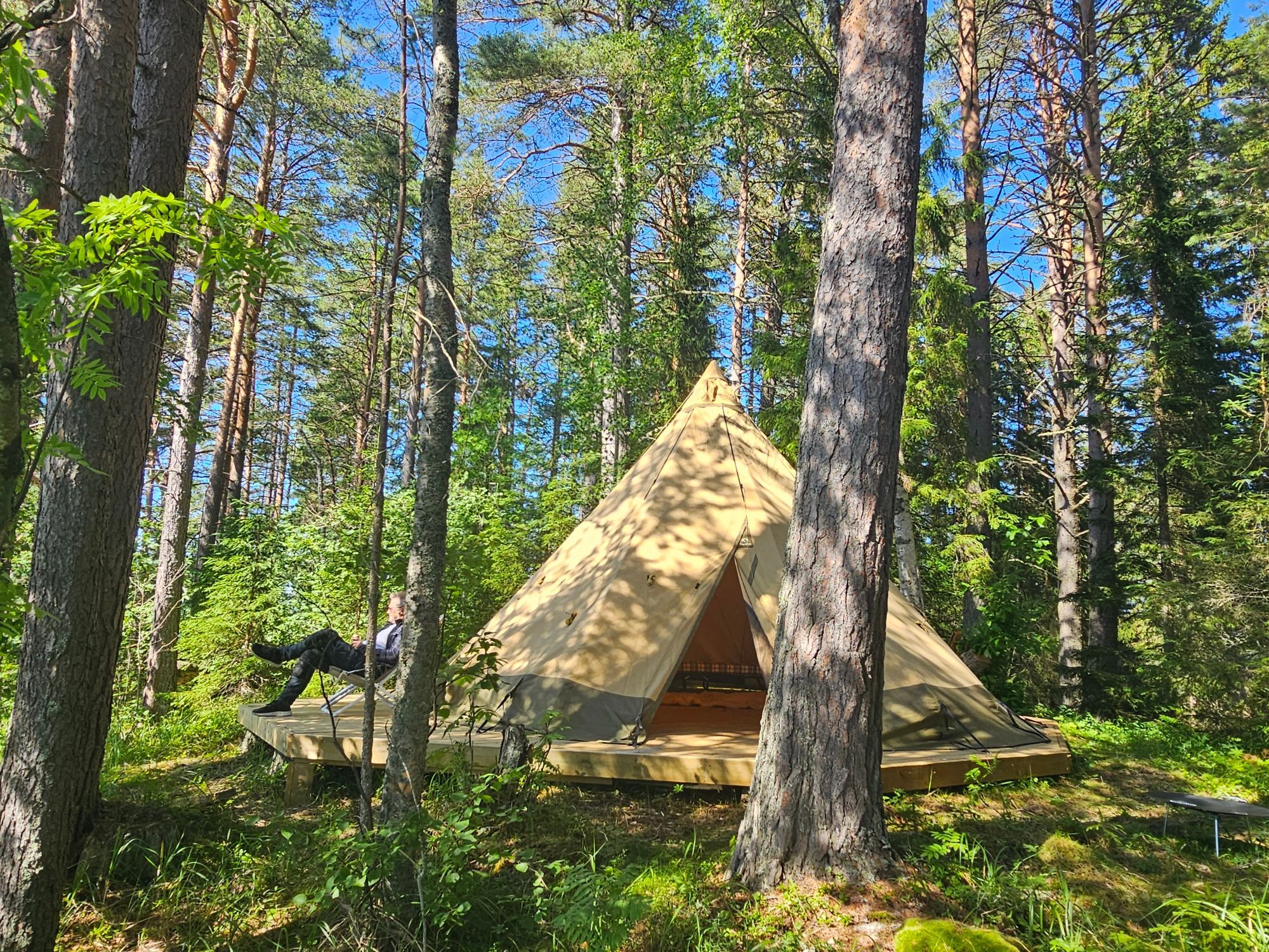 Bo i kåta på egen ö i Alsensjön – bild 10 av 14
