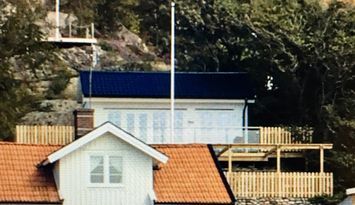 25 m2 stuga med egen terass vid havet