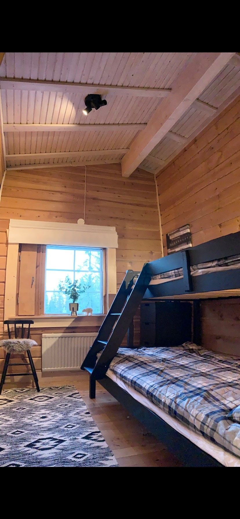 Modern timrad fjällstuga i bra läge! – bild 7 av 10