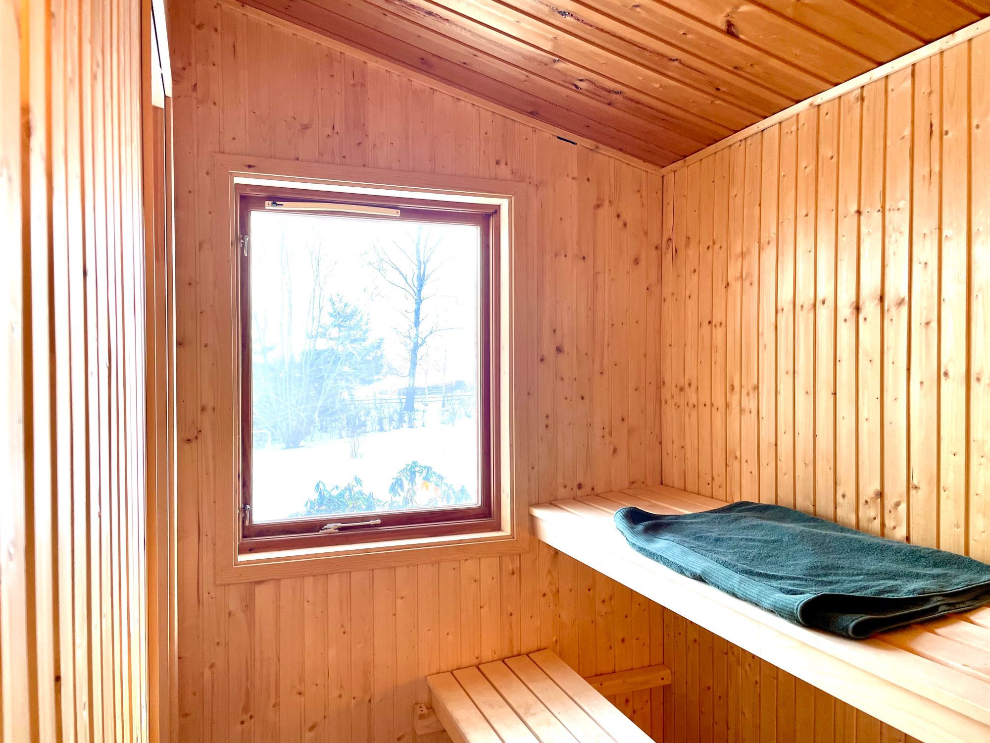 Adelsö idyll vid Mälaren med bastu och stor tomt – bild 19 av 24