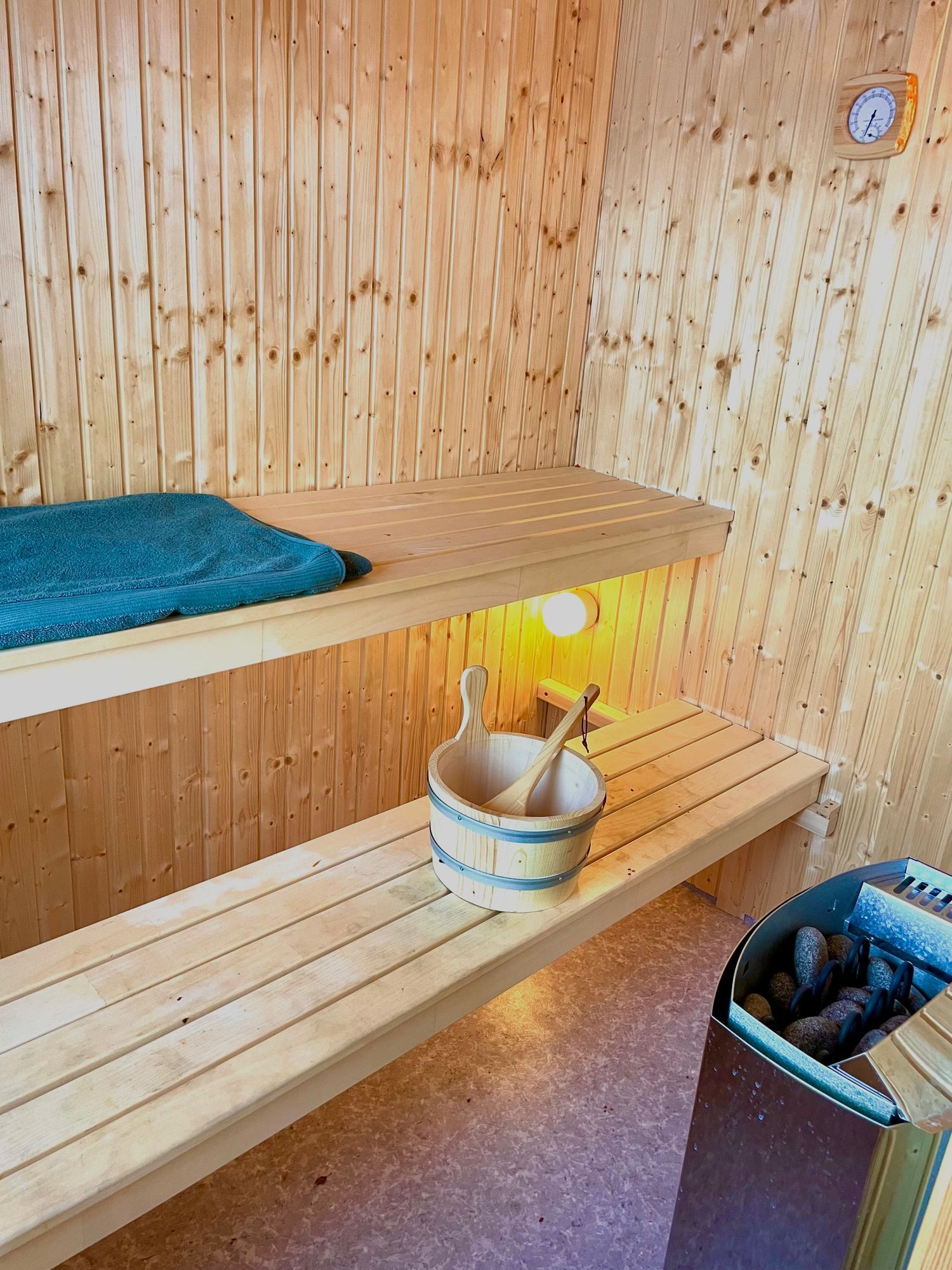 Adelsö idyll vid Mälaren med bastu och stor tomt – bild 20 av 24