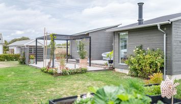 Havsnära fritidshus i vackra Djupvik/Lofta