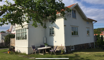 Mysigt skärgårdshus på ön Björkö nära Göteborg