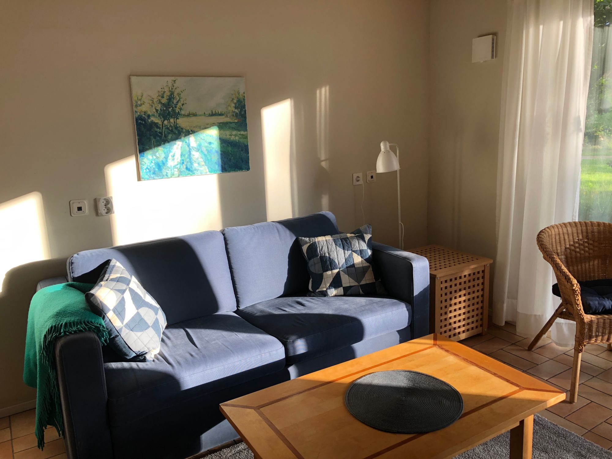 Fin stuga på landet, ändå nära till aktiviteter. – bild 5 av 12