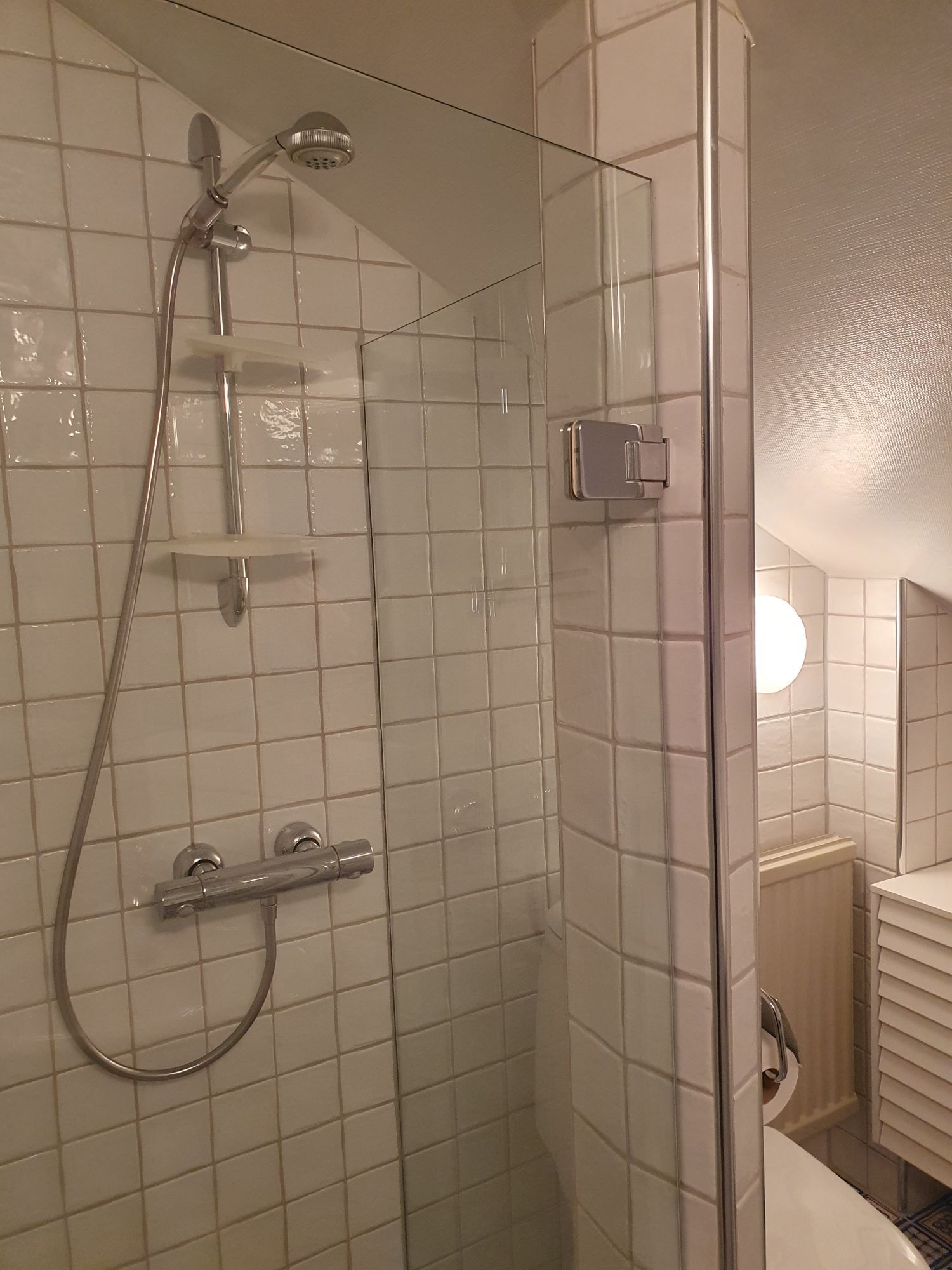 Stuga på landet vid fin natur – bild 19 av 24