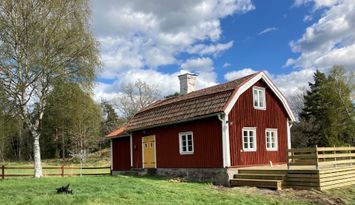 Stuga med sjöutsikt nära Västervik