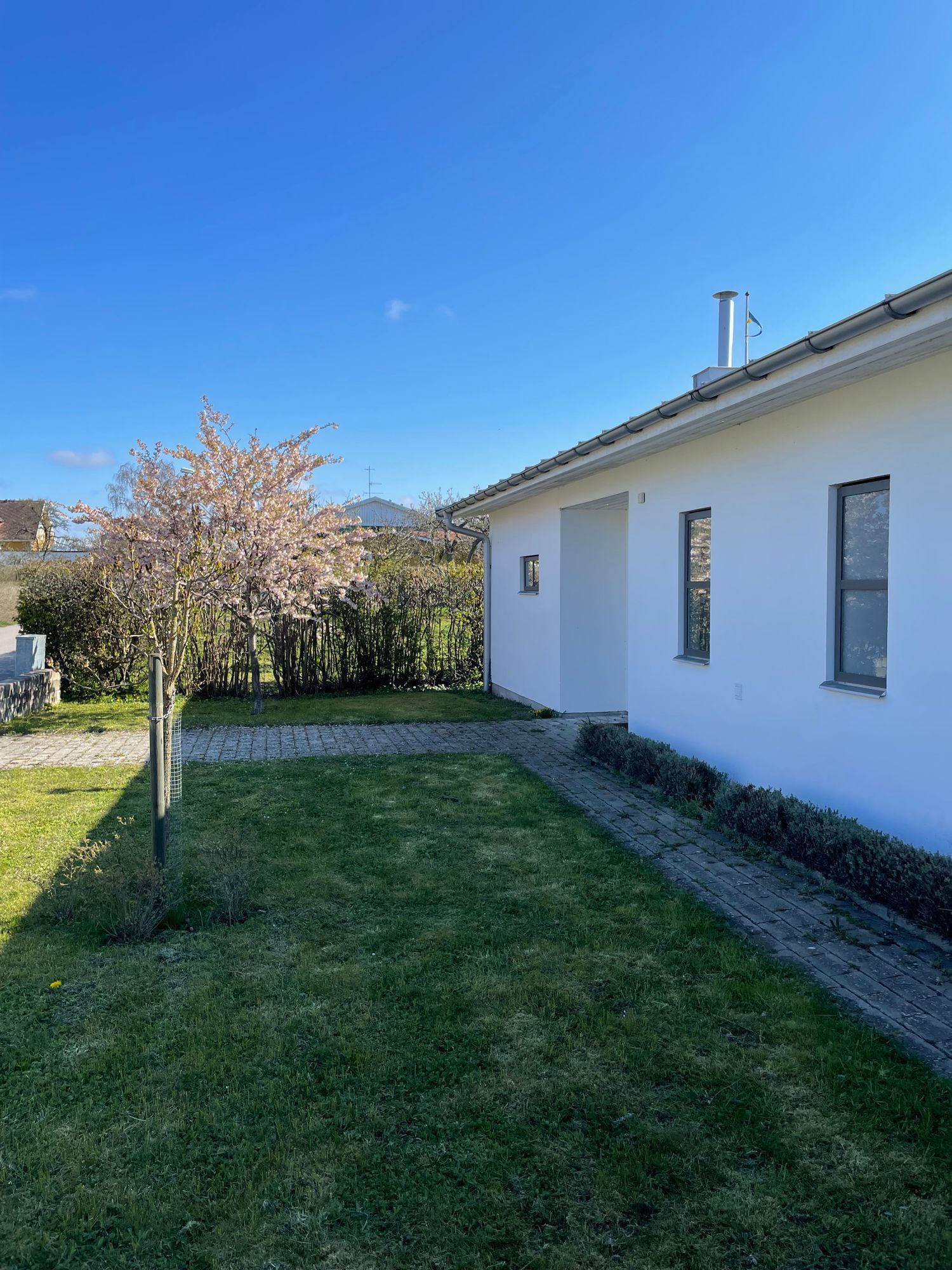 Smakfullt boende i centrala Borgholm – bild 2 av 24