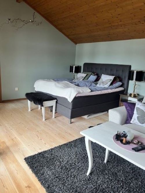 Mysig stuga på landet i charmiga Gamlebyviken – bild 14 av 15