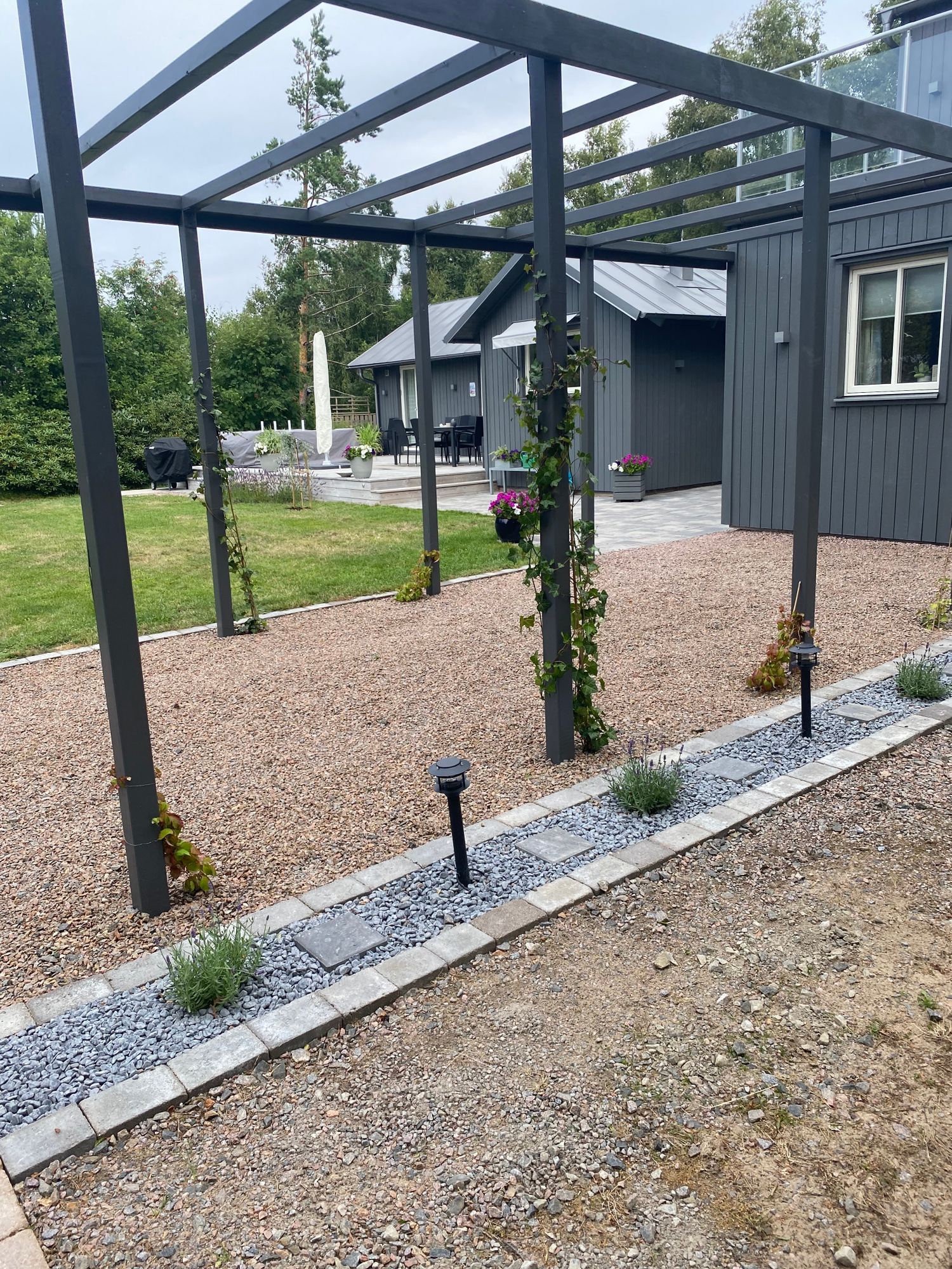 Sommarhus vid havet i idylliska Vilshärad – bild 21 av 24