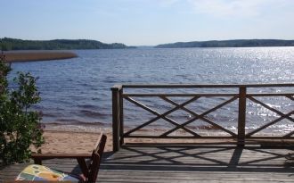 Stuga på strandtomt