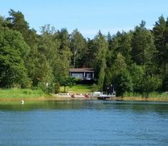 Skärgårds pärla med egen strand på ö 1 tim Sthlm