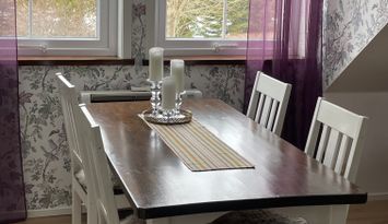 En idyllisk lägenhet i Romakloster på Gotland