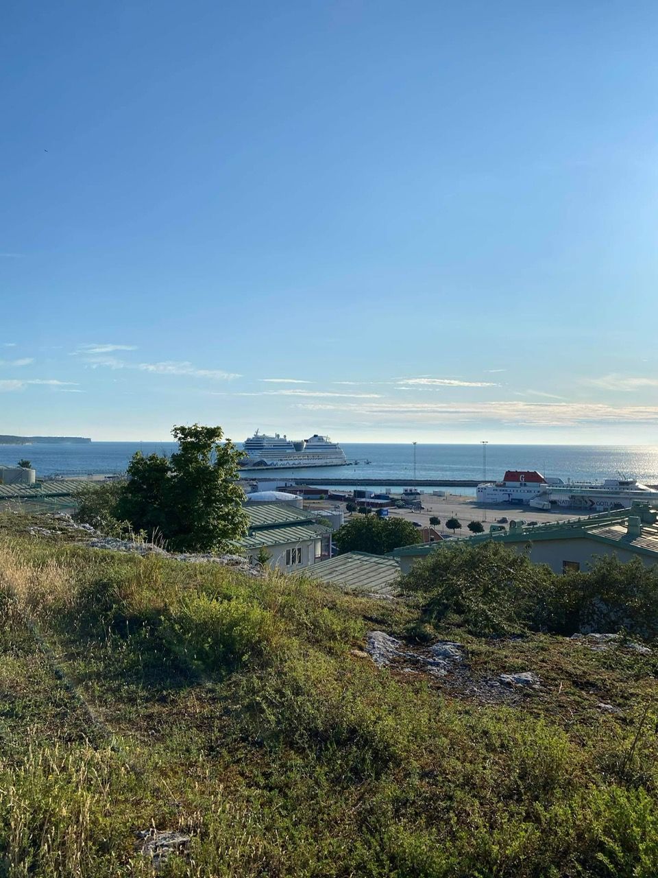 Hus med härlig trädgård mitt i Visby – bild 12 av 12