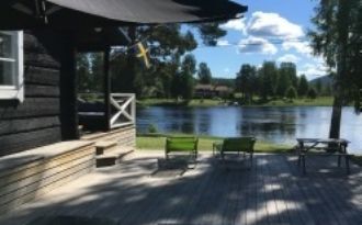 Stuga med sjötomt i Järvsö