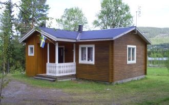 Cottage by the water