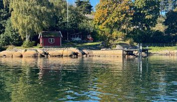 Stuga med båt och brygga på Tjörn | SE09170